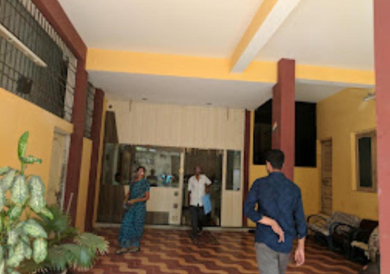 Hotel Mayur Restaurant Chandrapur 外观 照片