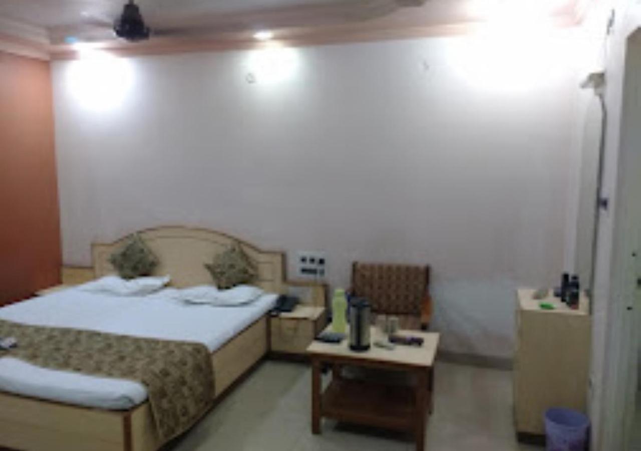 Hotel Mayur Restaurant Chandrapur 外观 照片
