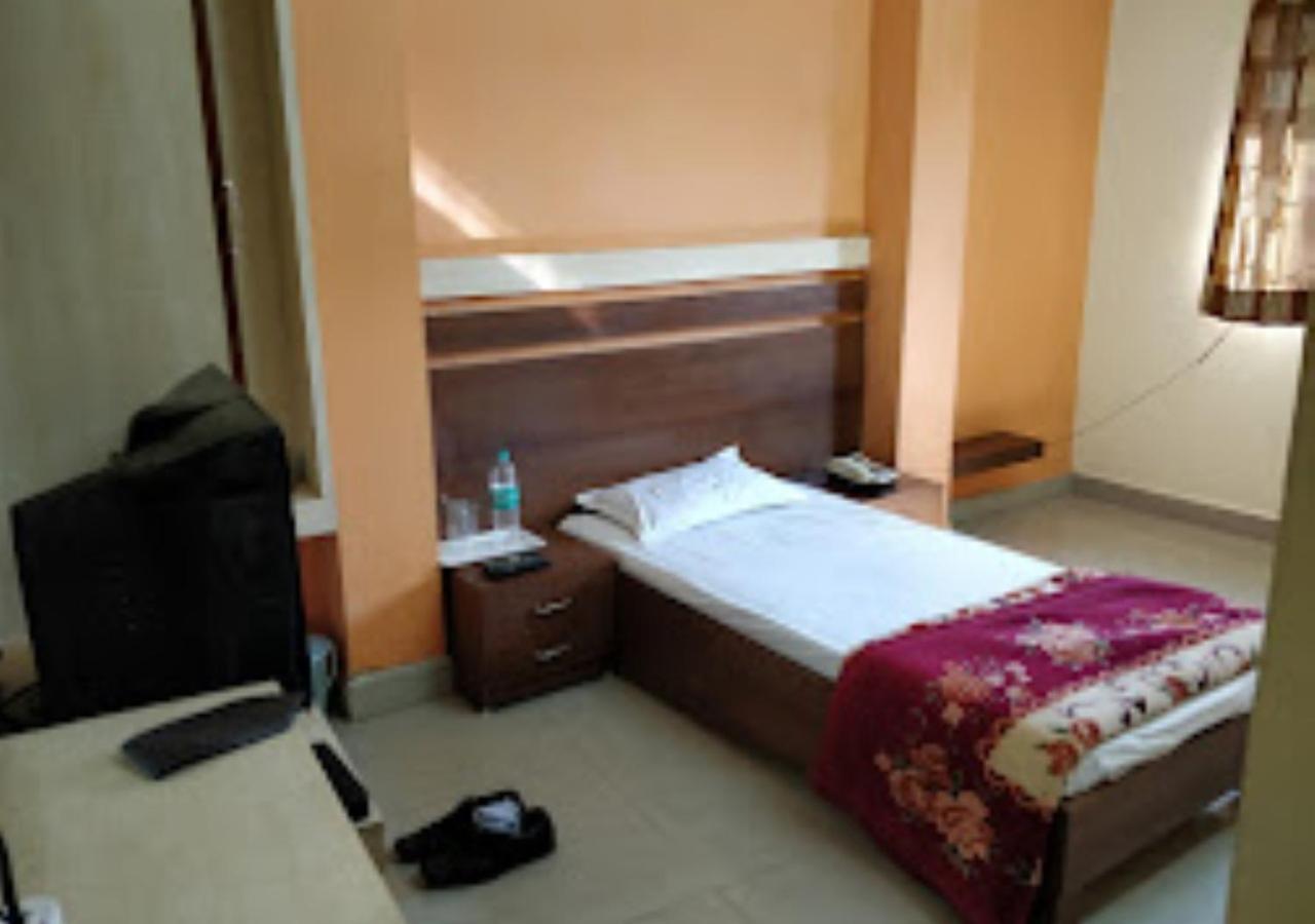 Hotel Mayur Restaurant Chandrapur 外观 照片