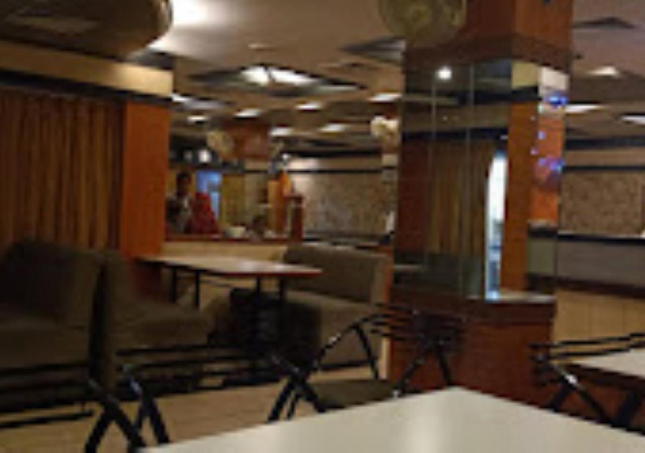 Hotel Mayur Restaurant Chandrapur 外观 照片
